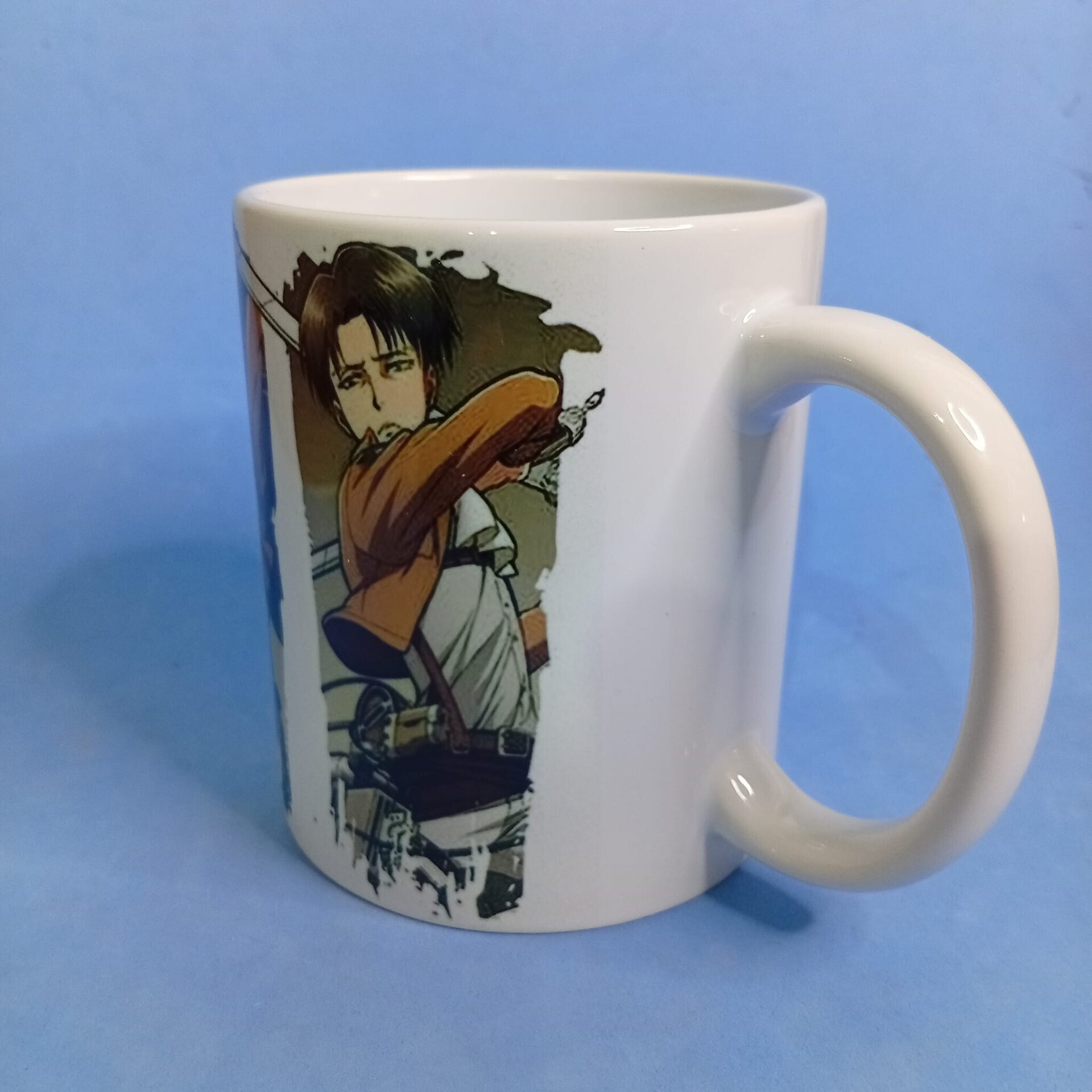 Taza Ataque a los Titanes – Eren, Mikasa y Armin - 5