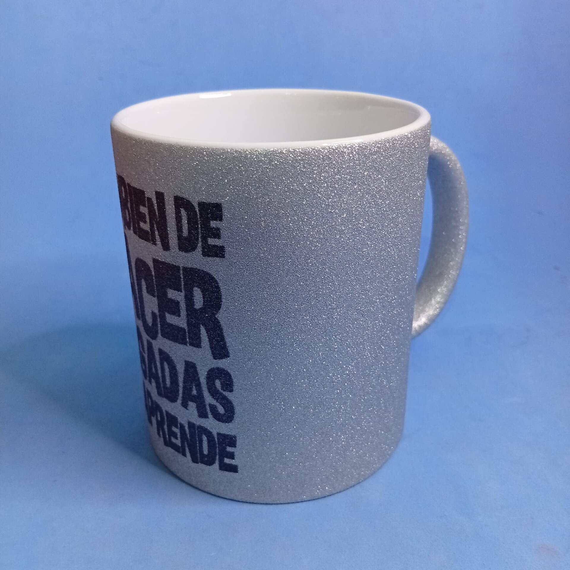Taza “También de hacer cagadas se aprende” – Purpurina Plateada - 2