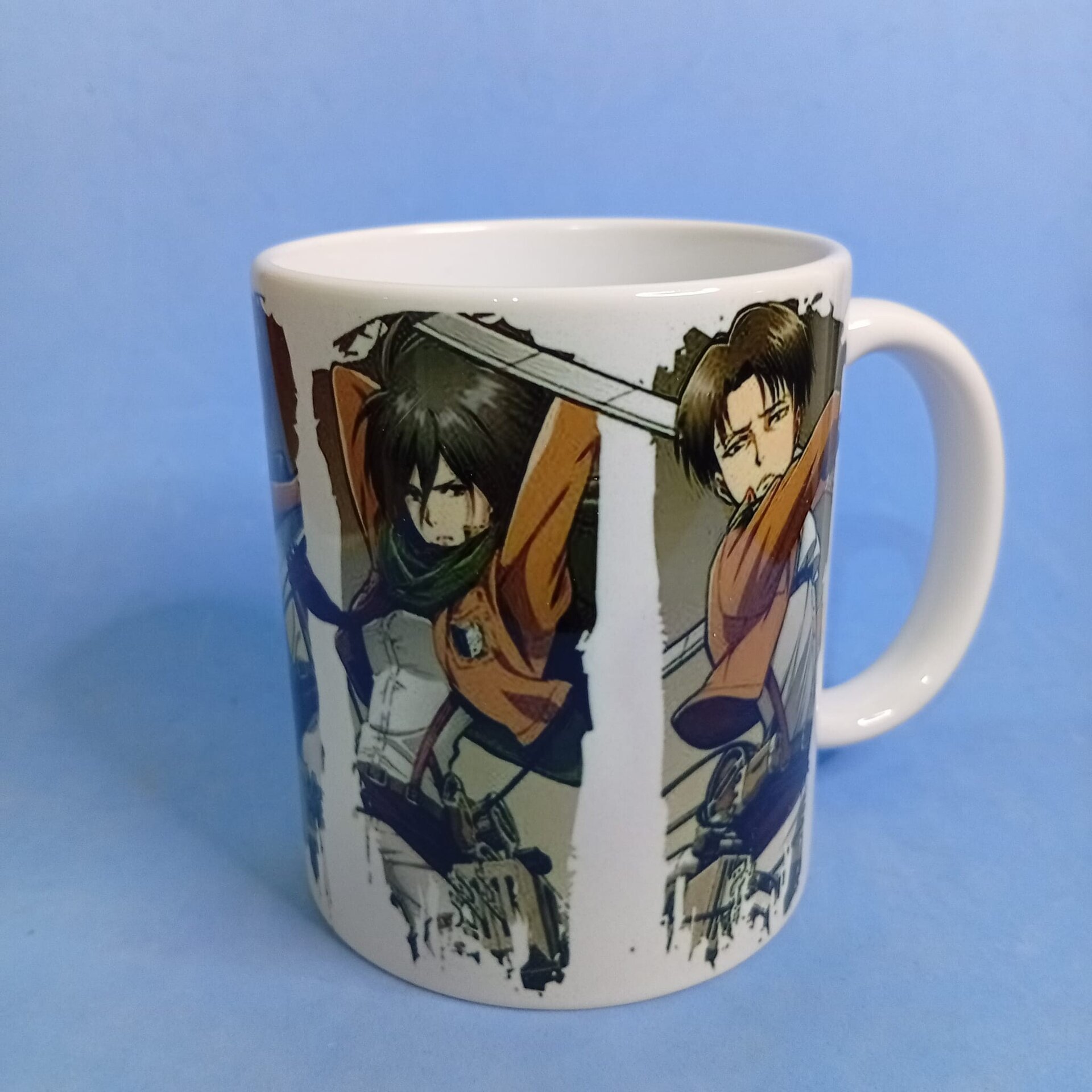 Taza Ataque a los Titanes – Eren, Mikasa y Armin - 3
