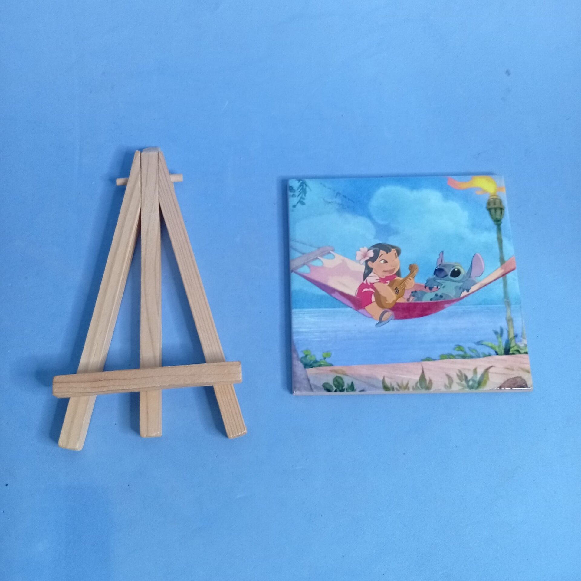 Cuadro “Lilo & Stitch” 10,6 x 10,6 cm con caballete - 3