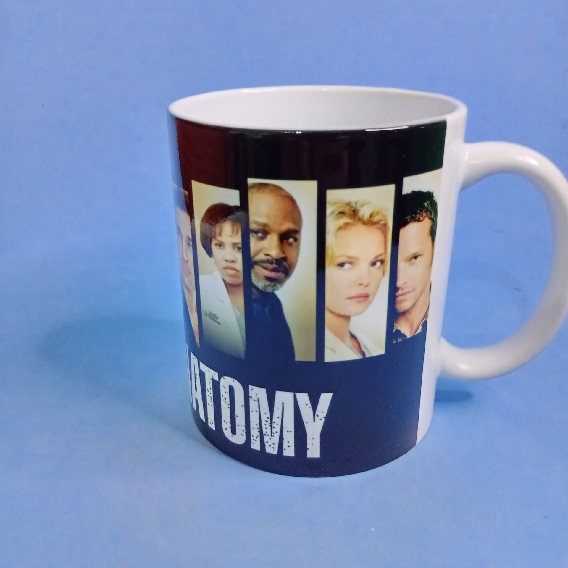 Taza Anatomía de Grey – Café, hospital y drama asegurado - 2